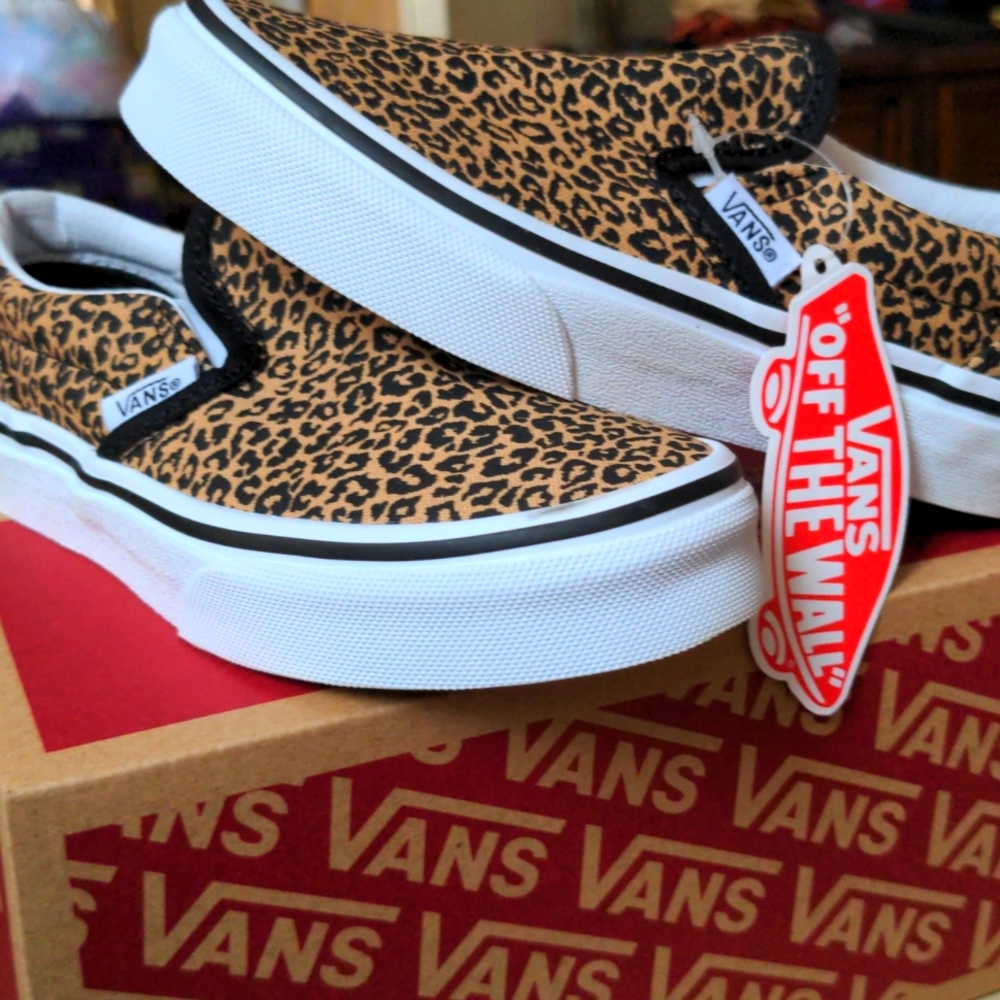 BRAND NEW Girls Vans LEOPARD Slip-On